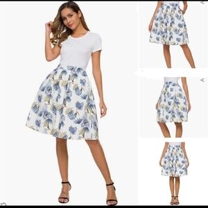 NWT Tandisk White A-Line Skirt with Blue Leaf Print ~sz Large
